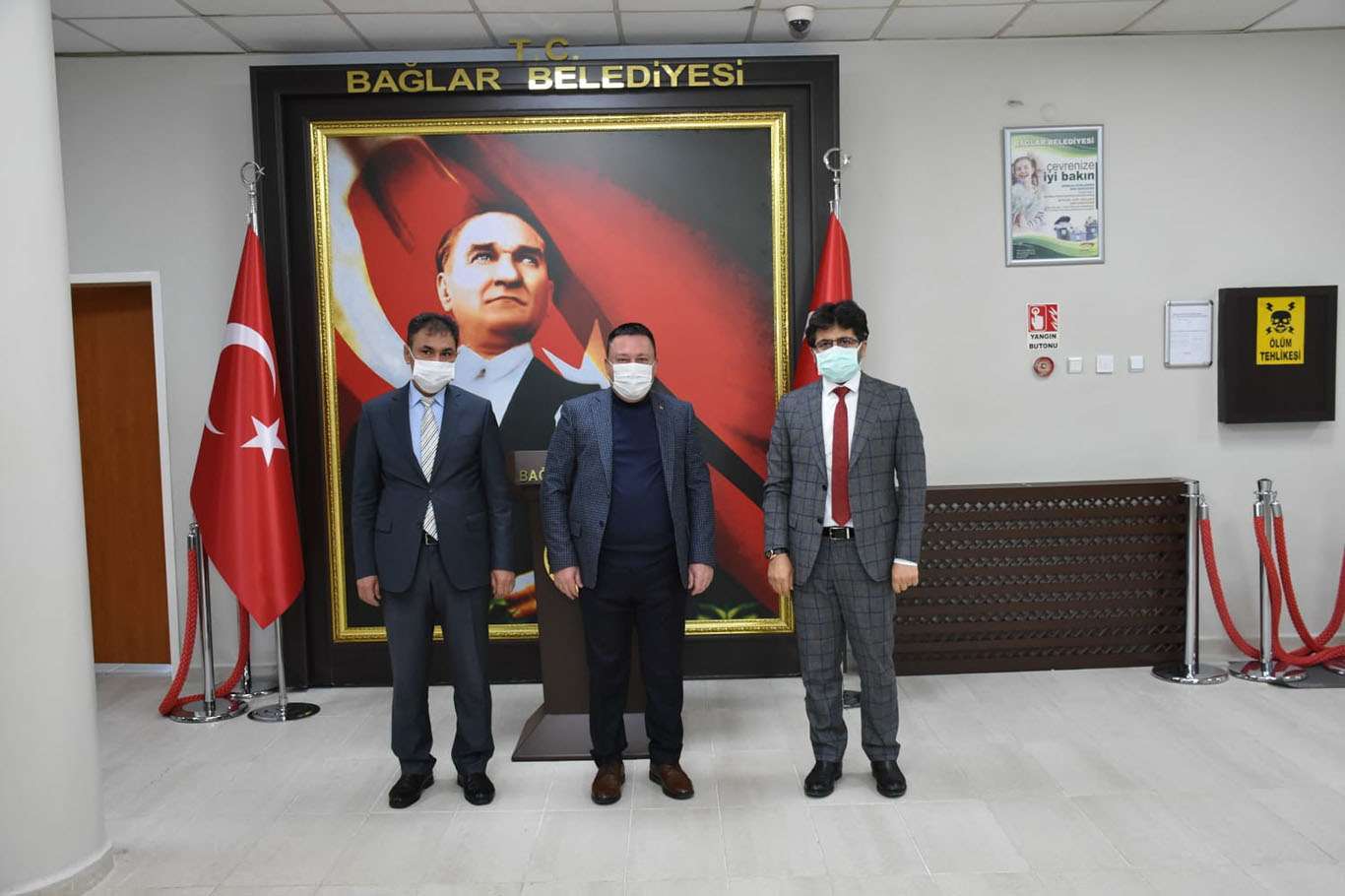 Dicle Üniversitesi Rektörü Karakoç, Bağlar Belediyesi'ni ziyaret etti Dicle Üniversitesi Rektörü Karakoç, Bağlar Belediyesi'ni ziyaret etti